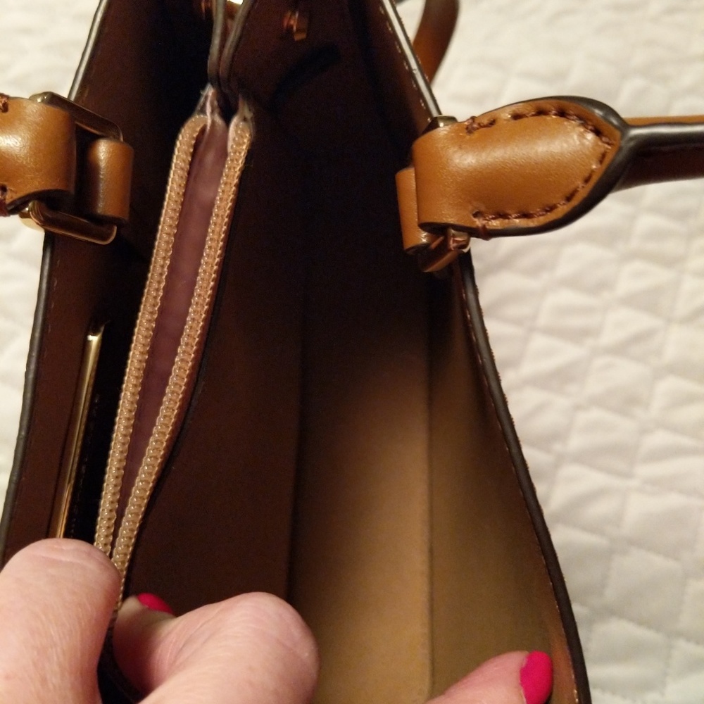 Michael Kors Adele Medium Messenger Crossbody - image 6